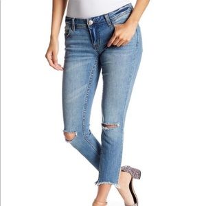 🌷🌻Free people distressed ripped knee  jeans with unfinished hem